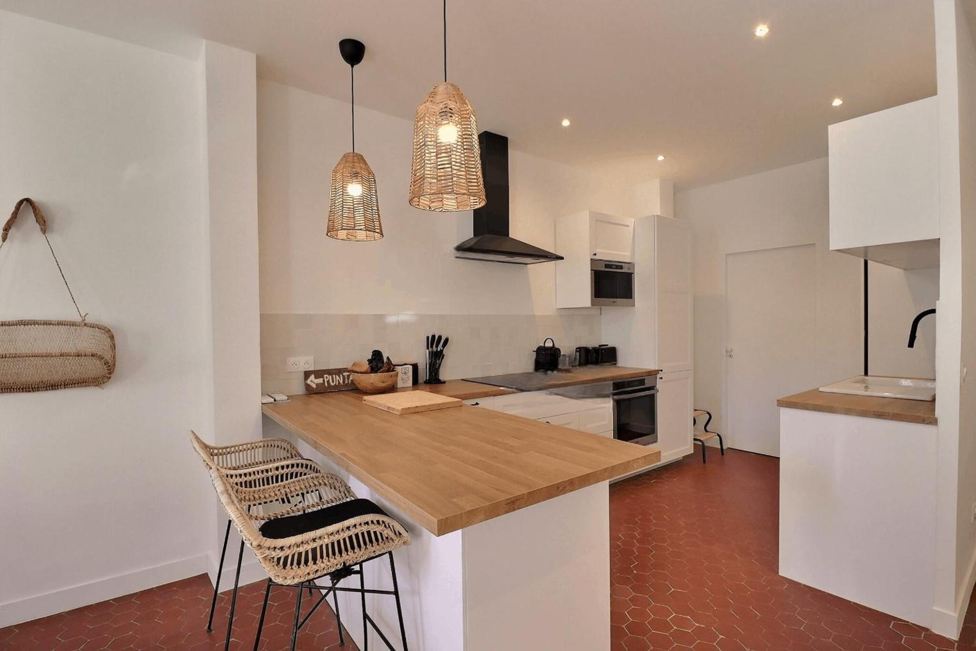 Apartment Spacious T3 In The Heart Of *
